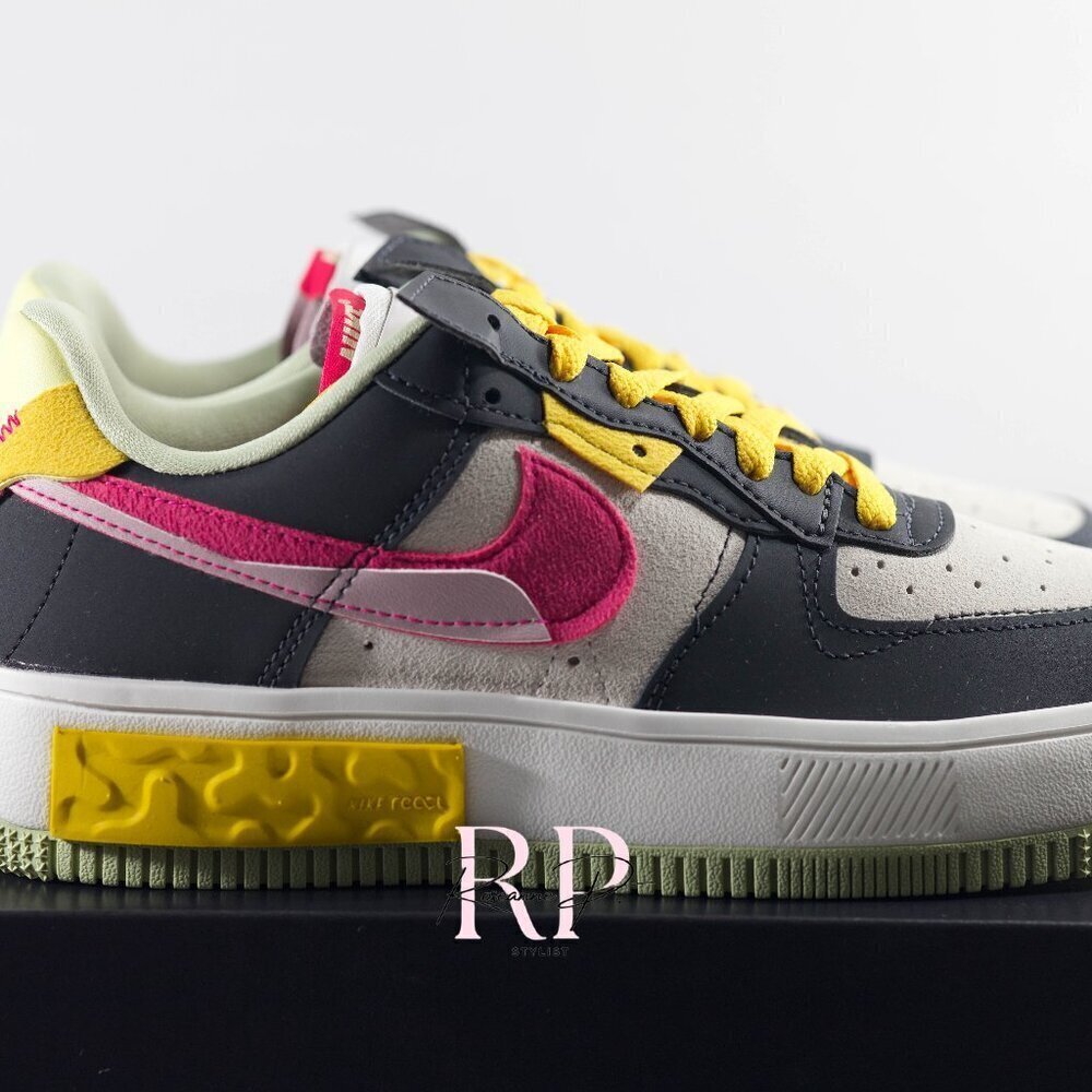 NIKE  WOMEN AIR FORCE 1 FONTANKA MULTICOLOR SZ 7